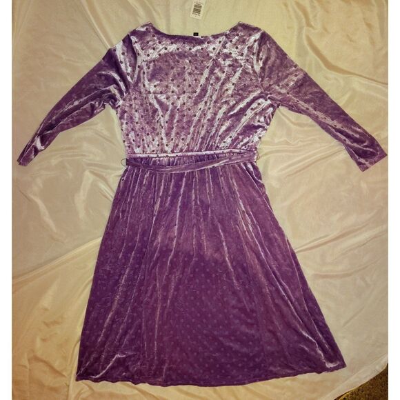 NWT Torrid MIdi Burnout Velvet Boatneck Dress Size 1 Whimsy Goth Curvy Plus Size - Picture 2 of 8